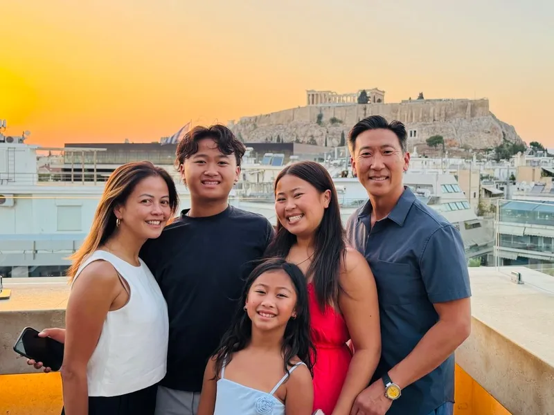 Dr. Li and his family